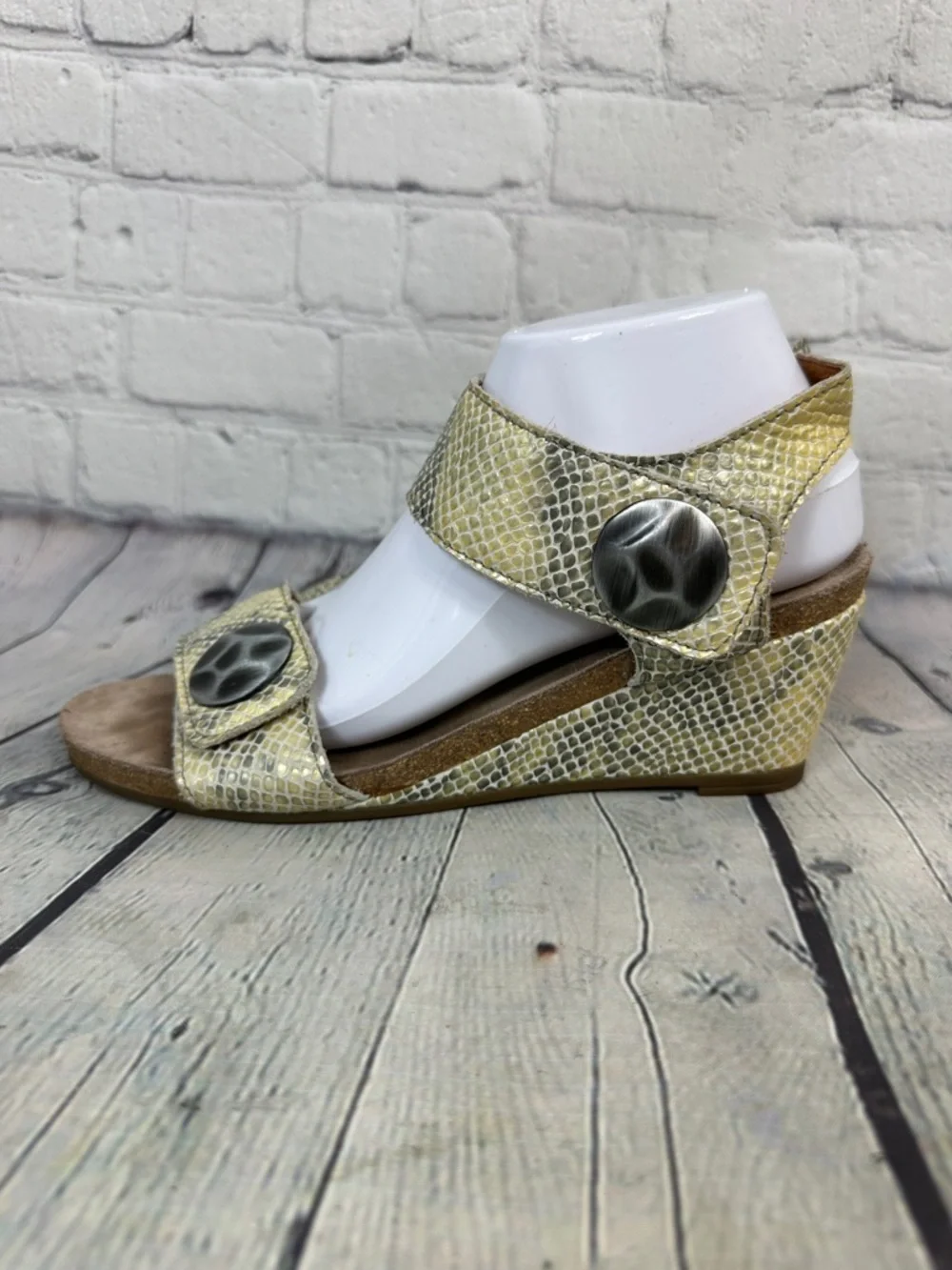 Taos Carousel 2 Snake Print Wedge Sandals EU 40/US 9-9.5